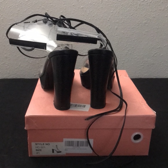 Platform Clear and Black Heels size10 - Picture 8 of 9